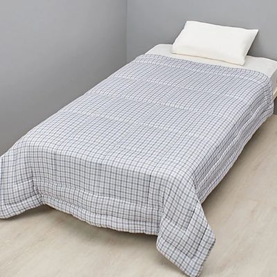 ＜西川＞ｎｉｓｈｉｋａｗａ　　キルトケット（３重ガーゼ）（ＦＥ０６９０３６０５）