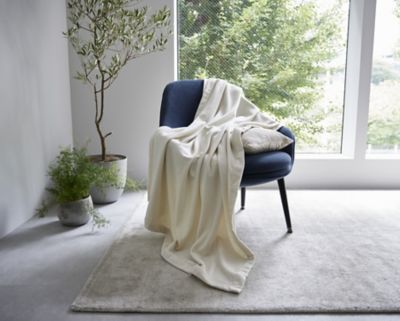 ＜西川＞西川プレミアム　ベビーカシミヤ毛布（ＦＱ０３４０２００３）