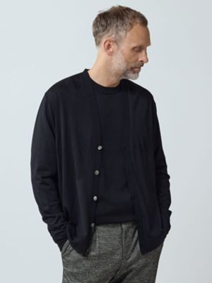 【新品】Aquascutum カーディガン 紺色 ロゴ刻印ボタン L AR51 新品】Aquascutum カーディガン 紺色 ロゴ刻印ボタン L AR51