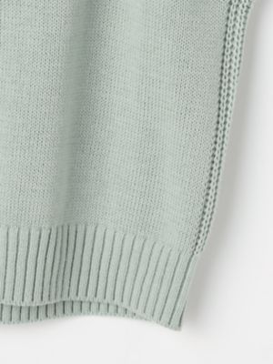 クレストモチーフ刺繍ベスト（５０２４２６０００３）