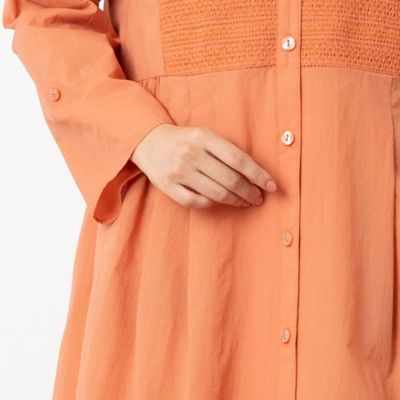 【洗える】スモッキング刺繍ロングシャツ（１２０３２５３２）