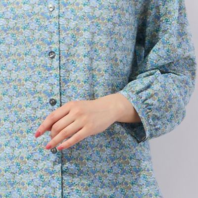 【洗える】リバティプリント　小花柄パフスリーブシャツ（１２０３３５２３）