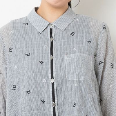 アルファベット刺繍シャツ（２１０３５４０４）