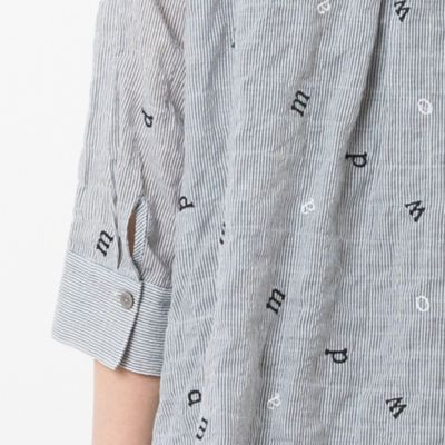 アルファベット刺繍シャツ（２１０３５４０４）