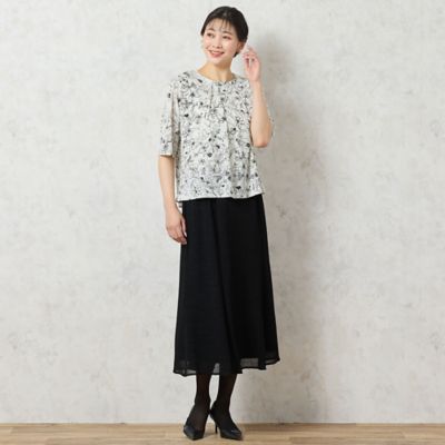 【洗える・日本製】モノトーンフラワーチュールＴシャツ（２１１２４５０４）