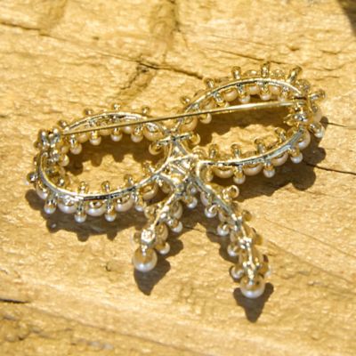 一部店舗／WEB限定】パールモチーフリボンブローチ