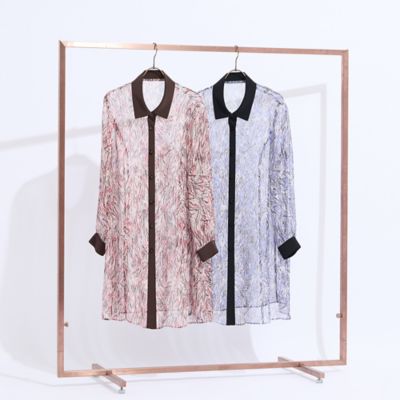 【Ｍ～４Ｌ】ラインペイント　ウォッシャブルブラウス（５００３４５０１）
