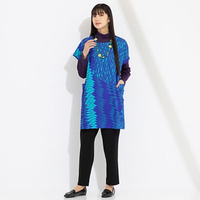 【アンサンブル】幾何プリントベスト＋無地Ｔシャツ（５０１２１５０１）