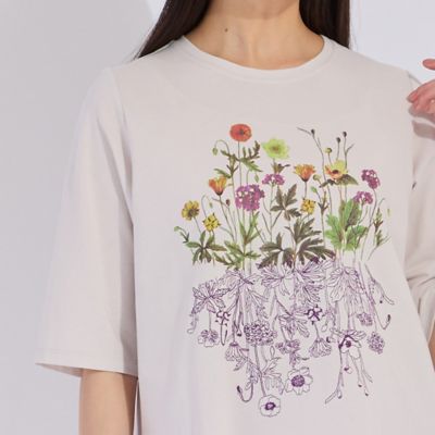 フラワープリント×刺繍Ｔシャツ（５０１２３５１４）