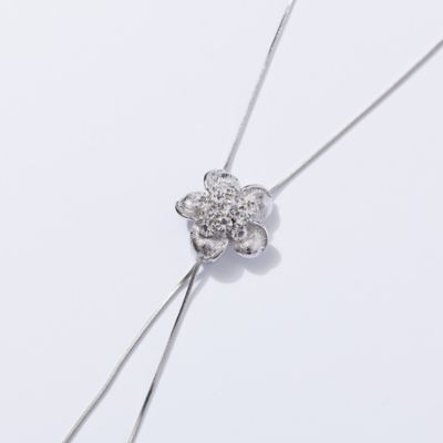 シルバーフラワー　ロングネックレス（５０１４１４０１）
