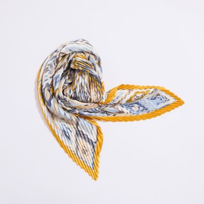 ＜Liliane Burty (Women/大きいサイズ)＞ウォッシャブル幾何柄プリーツスカーフ（５０１６３６０１）