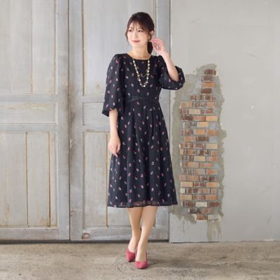 美シルエット】つぼみ刺繍ワンピース（51015501
