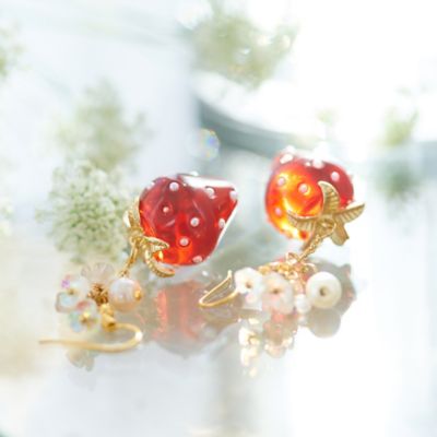 いちごのピアス（５１１４２５１０）