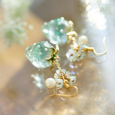 いちごのピアス（５１１４２５１０）