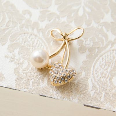 ＜Rose Tiara (Women/大きいサイズ)＞リボンチェリーブローチ（５１１４５５１２）
