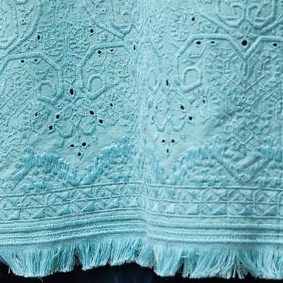 【手洗いＯＫ・綿１００％】刺繍加工裾フリンジシャツ（５６０３３５０４）