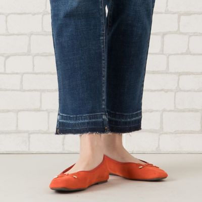【手洗いＯＫ・ＩＮＤＩＭＡＲＫ】洗い加工裾裁ち切りデニムパンツ（５６０５２５０６）