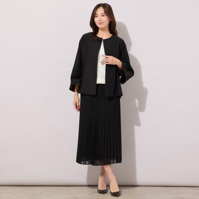 ベルスリーブ　おしゃれノーカラージャケット　オフホワイト　フォーマル ハレの日・セットアップ対応】ベルスリーブ・ノーカラーショート