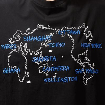 【手洗いＯＫ・綿１００％】世界地図プリント＆刺繍カットソー（５６１２３５１２）