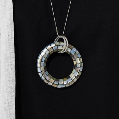 リング型・シェルネックレス（５６１４２４１１）