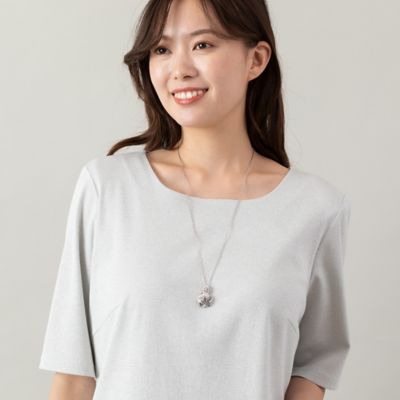 フラワーモチーフ付きシルバー調ネックレス（５６１４２５０４）