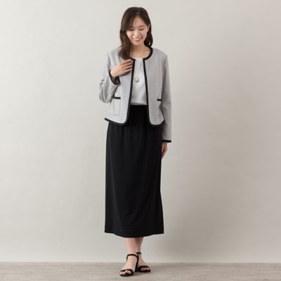 フラワーモチーフ付きシルバー調ネックレス（５６１４２５０４）