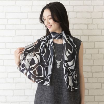 ＜PISANO＞幾何プリントモノクロストール（５６１６２４０７）