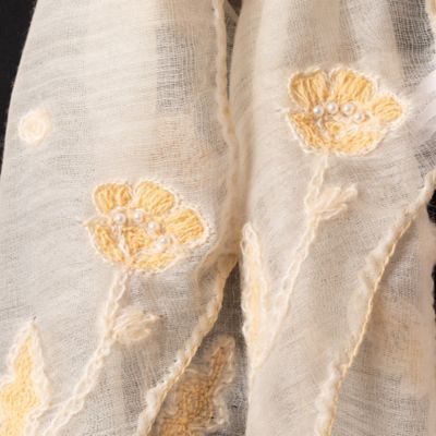 フラワー刺繍ストール（５６１６５４０５）