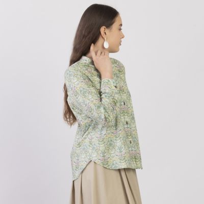 Crespi リバティ花柄シャツ サイズ38　ストロベリーシ－フ Crespi リバティ花柄シャツ サイズ38ストロベリーシ－フ