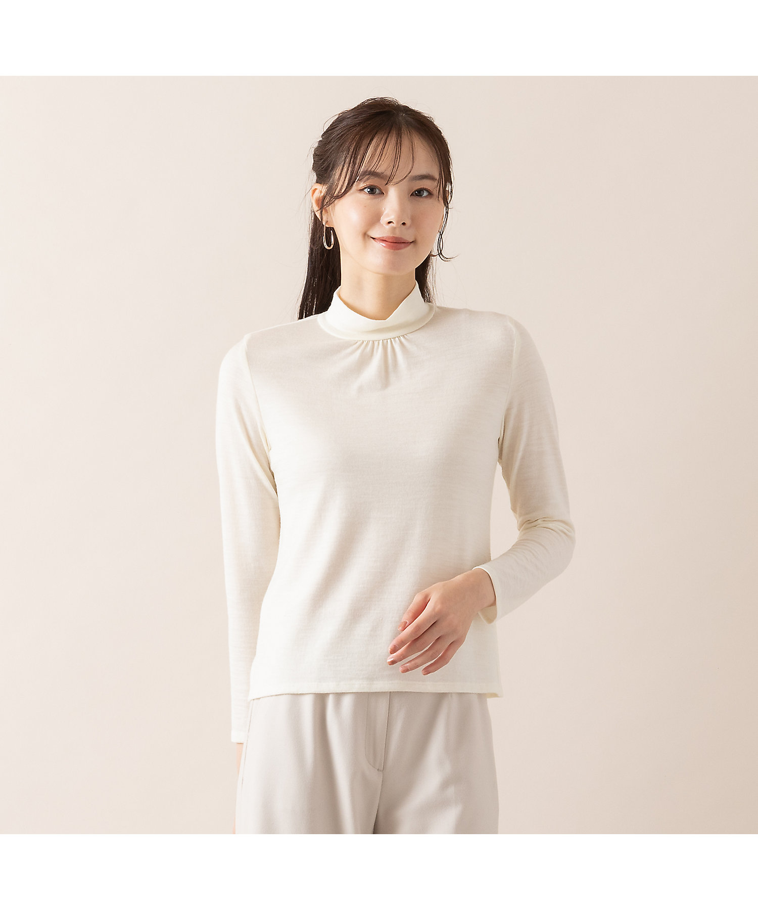 S・Mサイズ】バンデーラ天竺 衿ギャザーハイネックTシャツ S・Mサイズ】バンデーラ天竺 衿ギャザーハイネックTシャツ