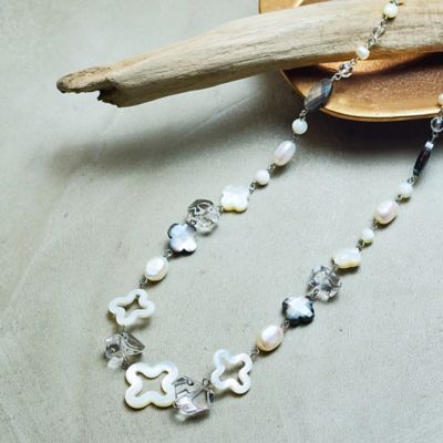 【一部店舗・オンラインショップ限定】シェル水晶　マグネットネックレス（７３１４２５１１）