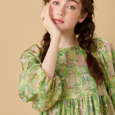 ＜Rose Tiara (Women/大きいサイズ)＞【２２ｆａｂｒｉｃ】シークレットガーデン／　ブラウス（８２０２５５０１）