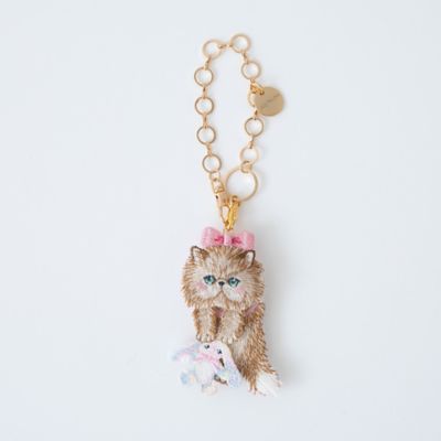 【２２ｆａｂｒｉｃ】るんるんねこ／バッグチャーム（８２１４２５０１）