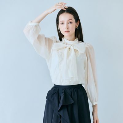 ＜Rose Tiara (Women/大きいサイズ)＞フラワーレースリボンタイ付きブラウス（８３０３１６０５）