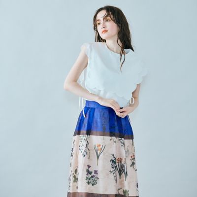 18,700円　ローズティアラ　ダブルクロスAラインブラウス　42 ブルー フラワーモチーフ付きブラウス（51022508） | Rose