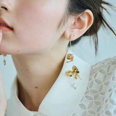 メタルフラワースイングピアス（83142606） | Rose Tiara