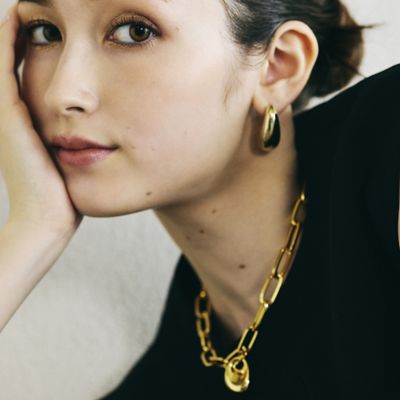 ＜Rose Tiara (Women/大きいサイズ)＞ラウンドトップネックレス（８３１４５５０６）