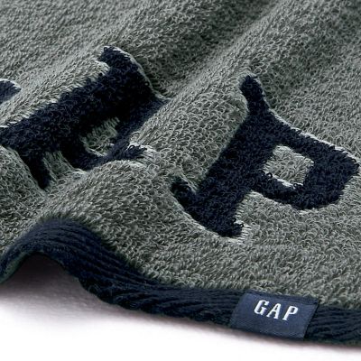 ＧＡＰ　スリムロゴ　スリムバスタオル（２０２４５４０１２３１２０）