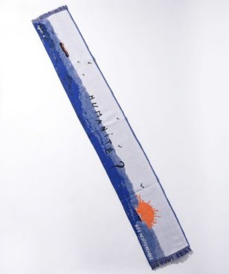 ＜agnes b. (Women)＞ＫＧ９６　ＥＣＨＡＲＰＥ　ＳＯＳ　ＭＥＤＩＴＥＲＲＡＮＥＥ　マフラー（２２１０ＫＧ９６６０８４）