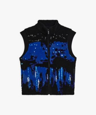 ＜agnes b. (Women)＞フォトプリント　ハイネック　ボア　ベスト　”Ｌｕｍｉｅｒｅｓ　ｌａ　ｎｕｉｔ”（ＥＤＩ７ＪＪＪ８００００）