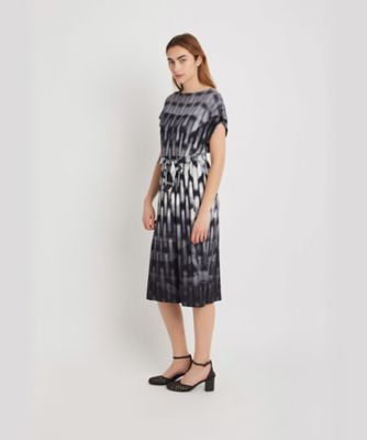 ＮＵ９９　ＲＯＢＥ　ワンピース（ＱＦ２３ＮＵ９９９０１０）