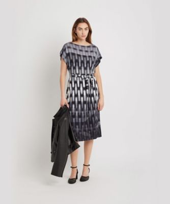 ＮＵ９９　ＲＯＢＥ　ワンピース（ＱＦ２３ＮＵ９９９０１０）
