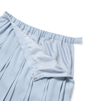 【Ｌ】バックサテン　変形プリーツスカート（２０２５５４２５５１２１）