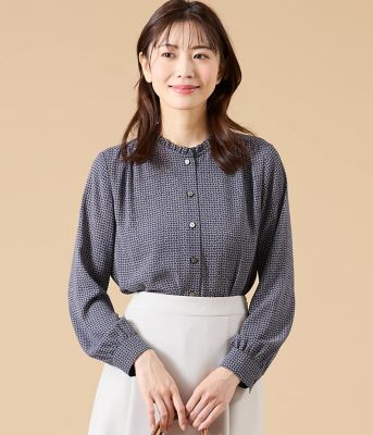 ＜NEWYORKER L (Women/大きいサイズ)＞【Ｌ】ジオメトリックプリント　スタンドフリルブラウス（２０２６５４６１８１１５）