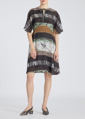 ウィメンズ　　”Ａｓｓｅｍｂｌｅｄ　Ｓｔｒｉｐｅ”　ワンピース（２３５００１５５２Ｄ）