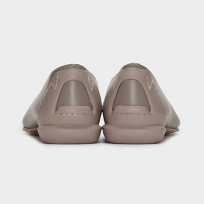 シューズ　ＰＯＩＮＴＥＤ　Ｕ　ＰＵＭＰＳ