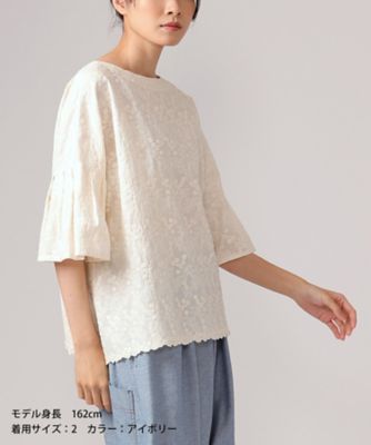 レイラブラウス　刺繍素材のドレープスリーブトップ　１３１２８５２ー１０