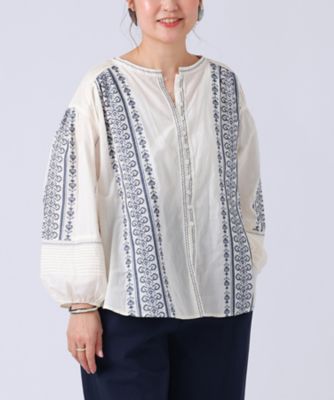 ＜BASCO (Women/大きいサイズ)＞アルトブラウス・ロリー　クロスステッチ刺繍のブラウス