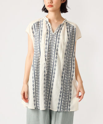 ＜BASCO (Women/大きいサイズ)＞イオリ・ロリー　クロスステッチ刺繍のフレンチスリーブトップ