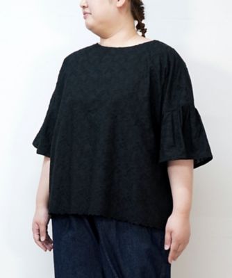 ＜BASCO (Women/大きいサイズ)＞レイラブラウス・４　刺繍素材のドレープスリーブトップ　プラスサイズ　１３１９２５２ー１０